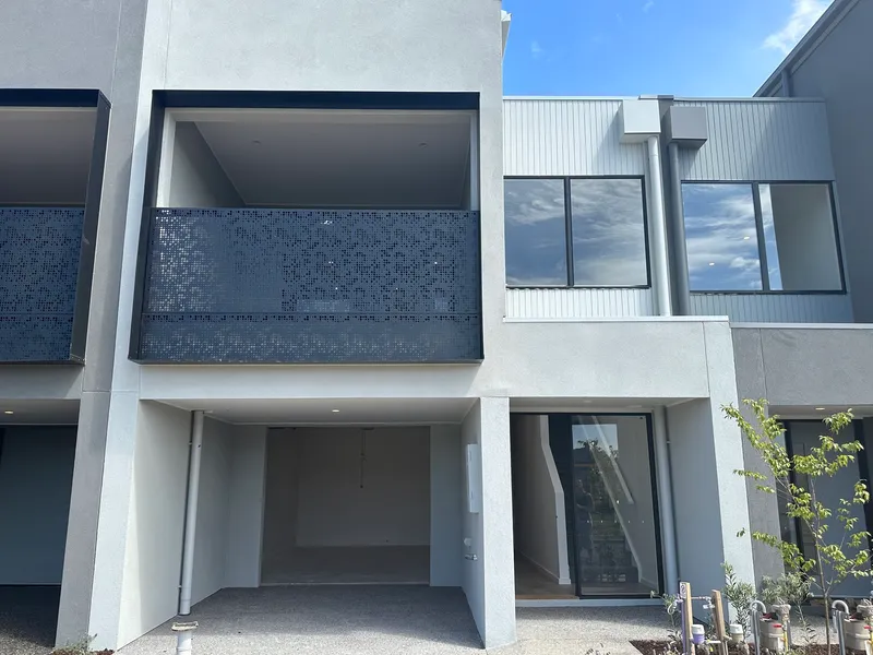 A BRAND NEW THREE BEDROOM TOWNHOUSE AWAITS!