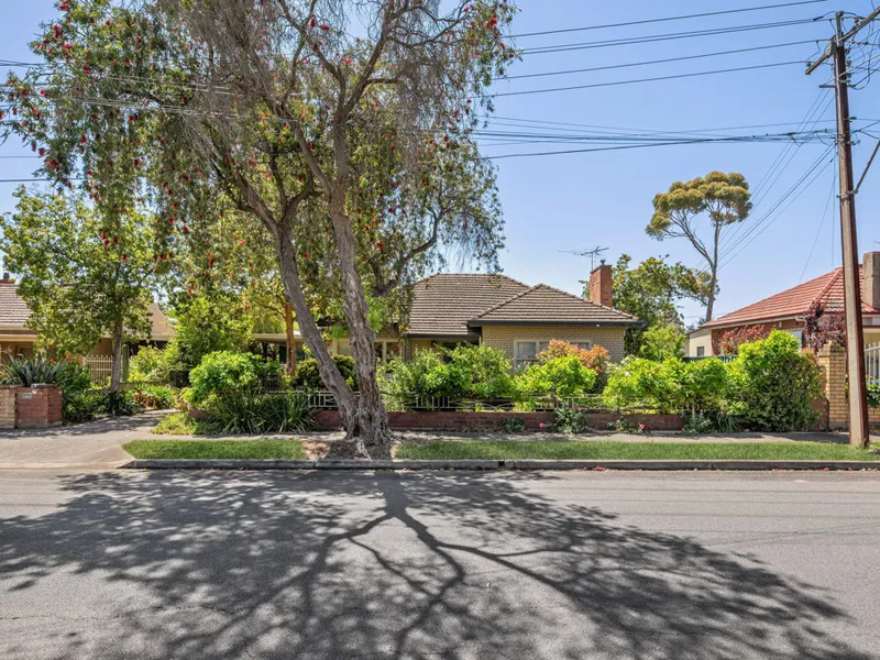 FIFTIES CHARM WITH A FABULOUS FUTURE