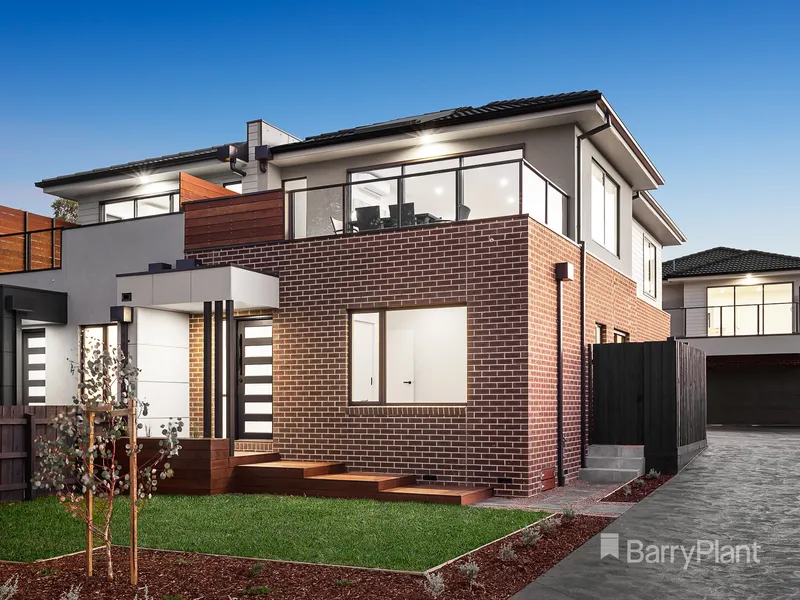 New contemporary townhouse in Croydon Central.