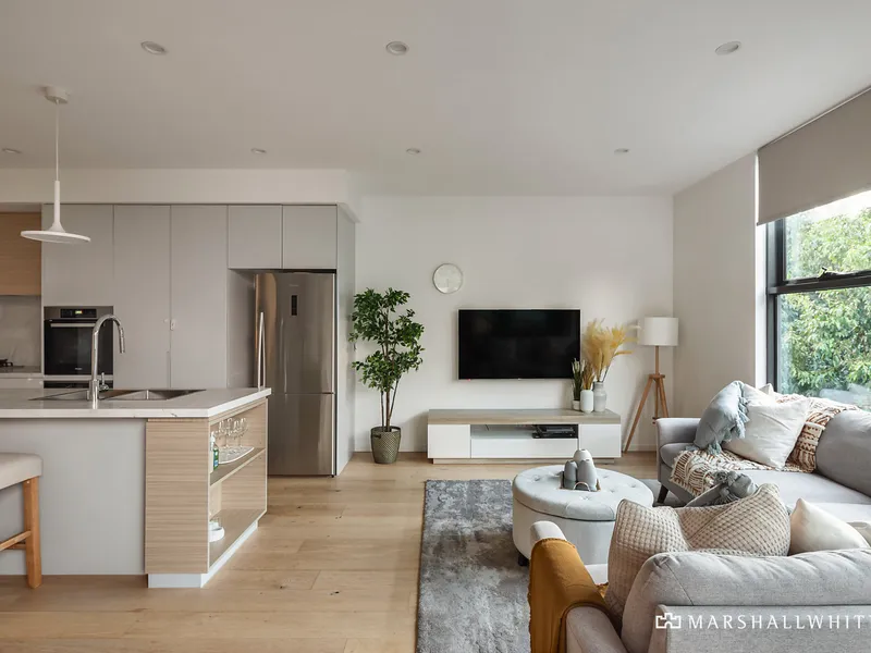 When Contemporary Style & Position Counts