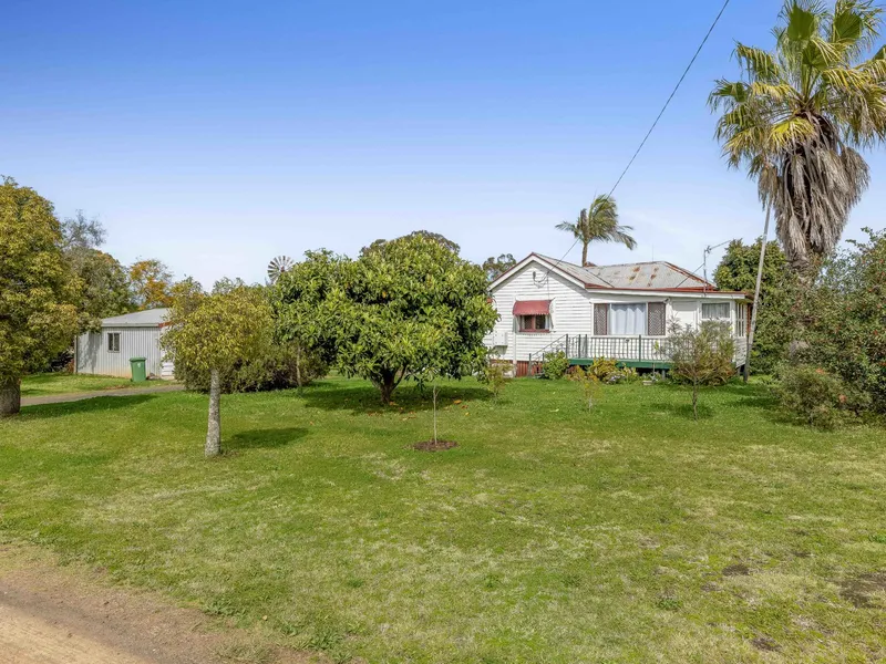 Fantastic Acreage 3 Bedroom Home