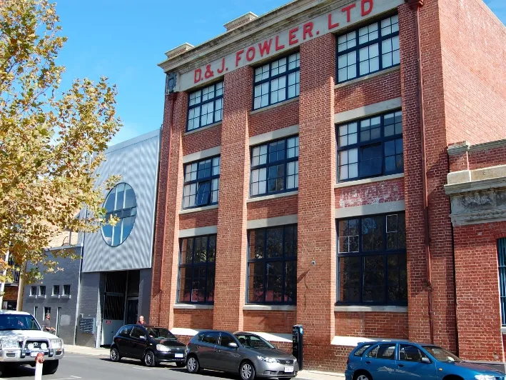 CUTEST ONE BED WAREHOUSE APARTMENT IN FREMANTLE