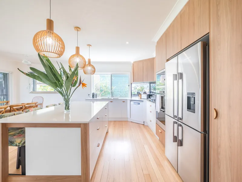 Holiday Rental with Air Conditioning, Ocean Views, King Beds and Fast Free Wifi 