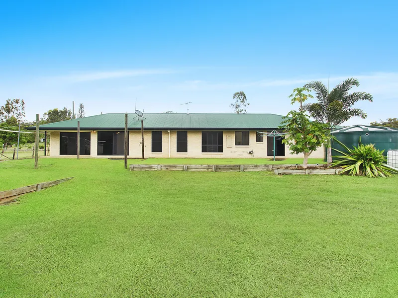 Luxury family home on big block between Rockhampton and coast