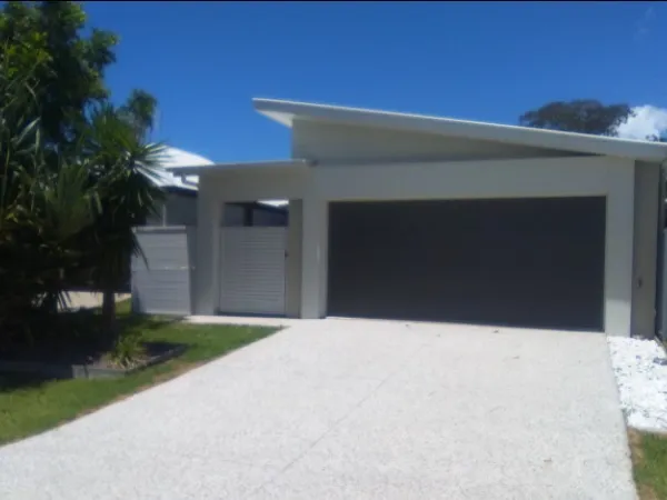 Beautiful 3/4 Bedroom House In  Pelican Waters