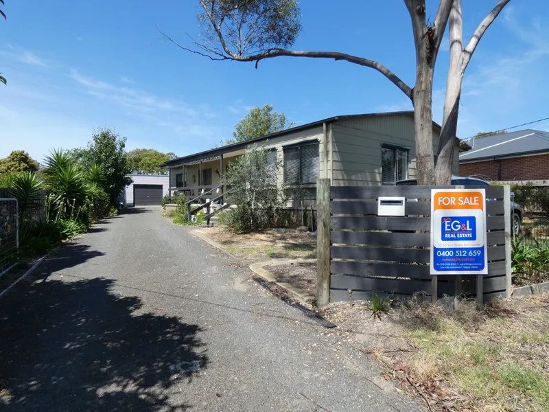 STROLL TO BEAUTIFUL LAKE KING