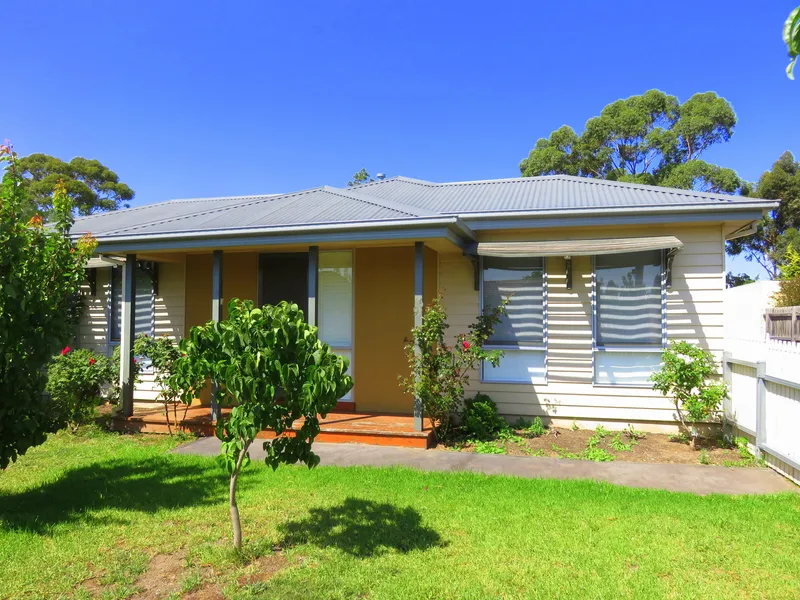 Immaculately Presented Unit with Street Frontage