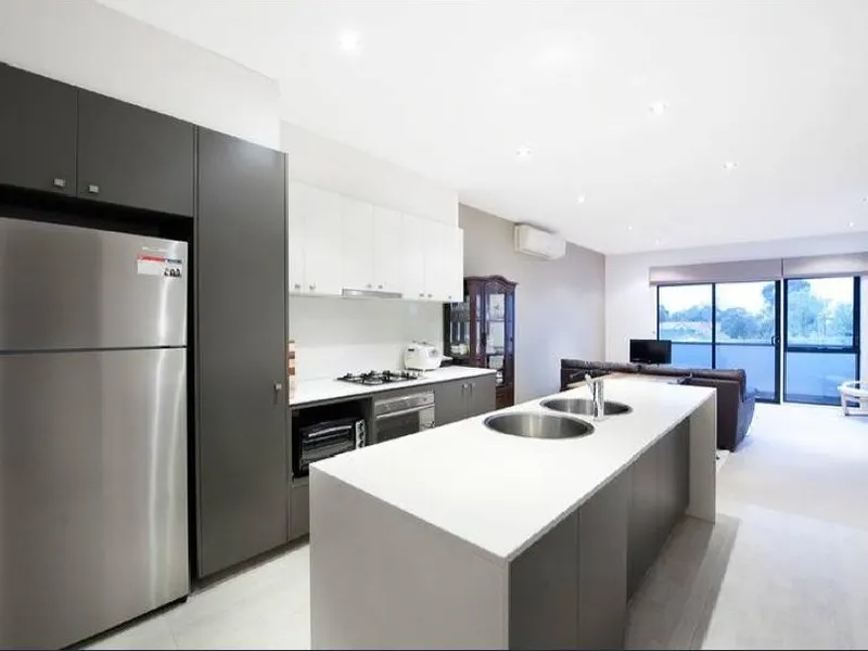 MODERN LOW MAINTENANCE LIVING!