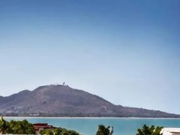 Huge apartment with water views in secure complex