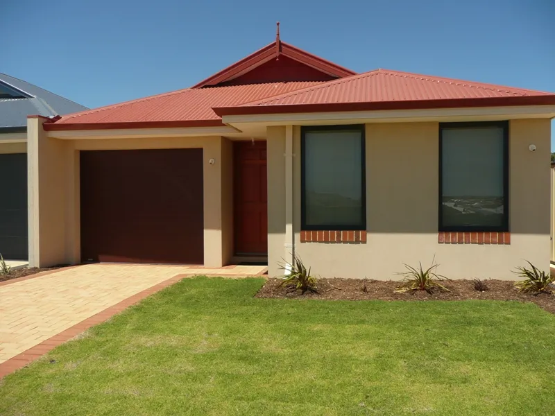 New to the market - Well Maintained Duplex