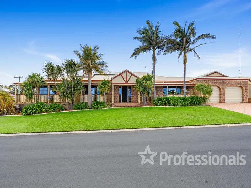 Estuary Views for this Stunning Home!