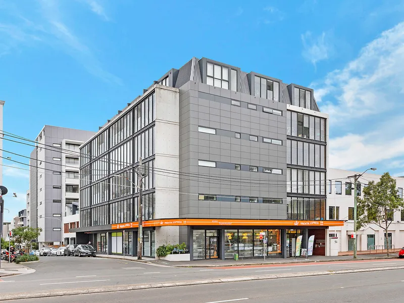 $570 - $590 | One Bed + Study Room