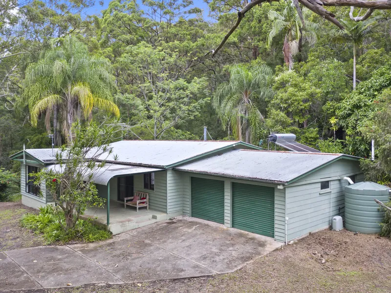4.94 ACRES OF PRIVACY