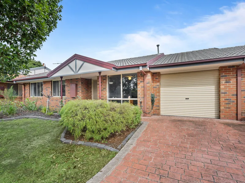 Relaxed Living in Exclusive Forest Gardens Estate