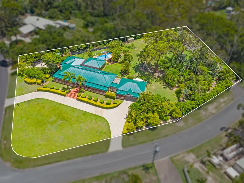 GREAT FAMILY HOME ON 6,138M2 WITH DUAL DRIVEWAYS