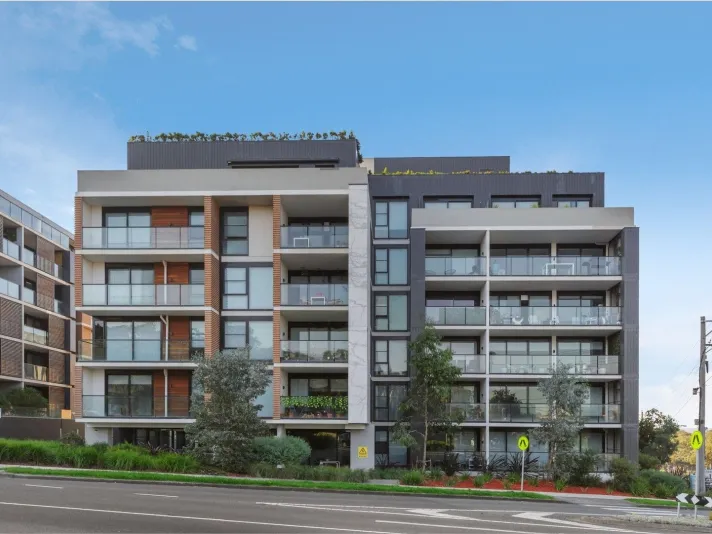 ULTRA-CONTEMPORARY LIVING IN PRIME LOCALE