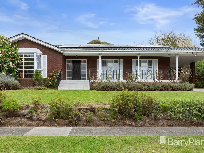 Stunning family home in GWSC and Pine Wood Primary Catchment (STSA)