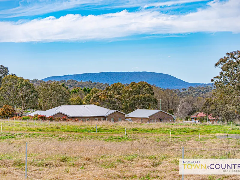 223 Rujala Crescent, Armidale