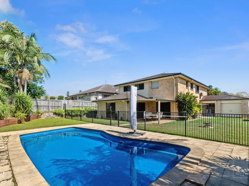 THE PERFECT FAMILY HOME ON 846m2 WITH POOL