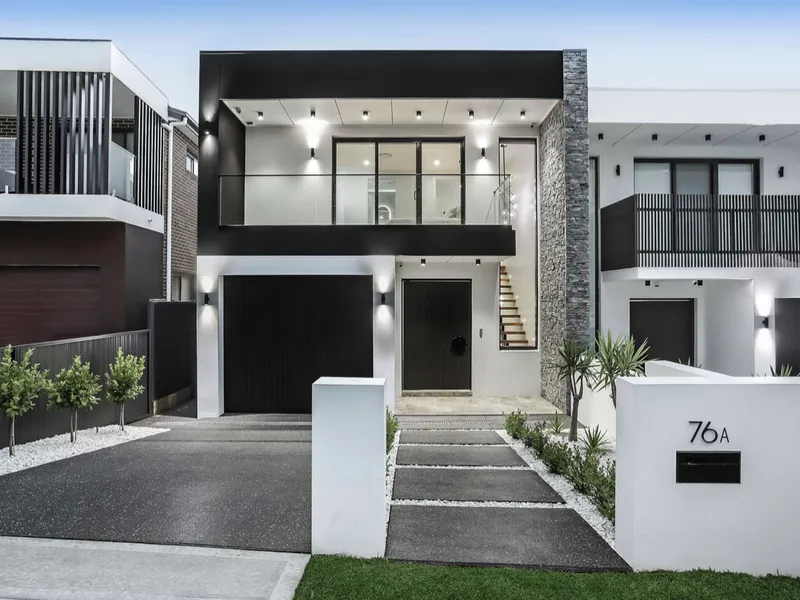 Three Bedroom Duplex with Luxury Finishes