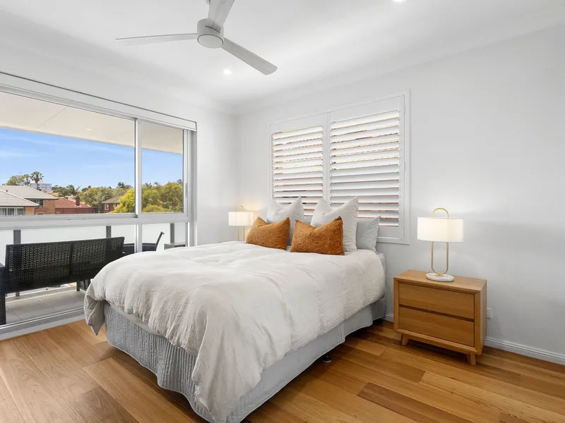 The Ultimate Beach Side Escape, 2 Bedroom Renovated Elegance