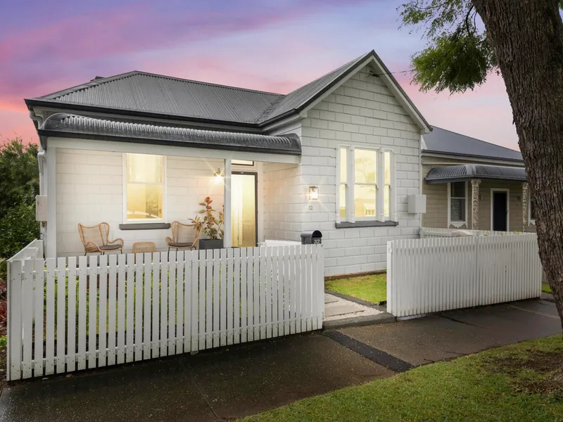 Style and Charm in Leafy Lorn