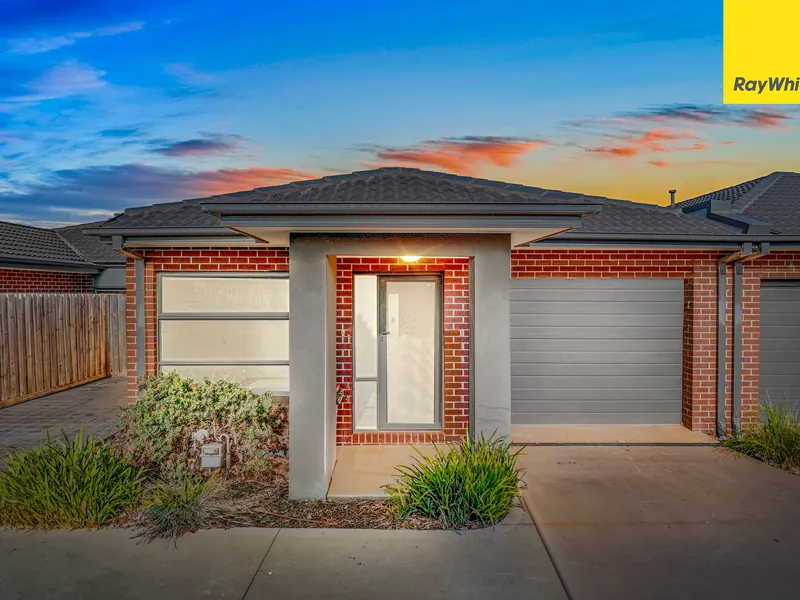 MODERN LOW MAINTENANCE LIVING WITH DUAL LIVING SPACE