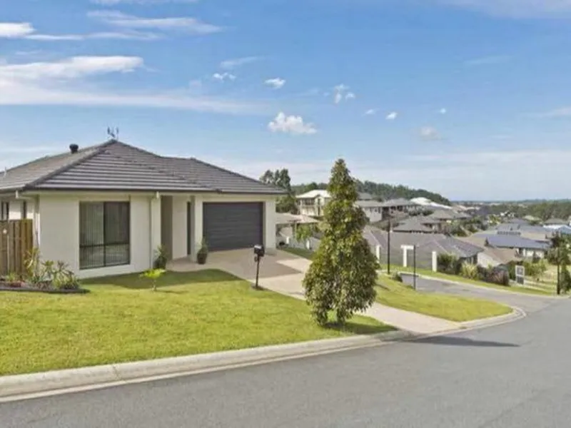 Contemporary Four Bedroom Two Living area Home with Air Conditioning - Highland Reserve