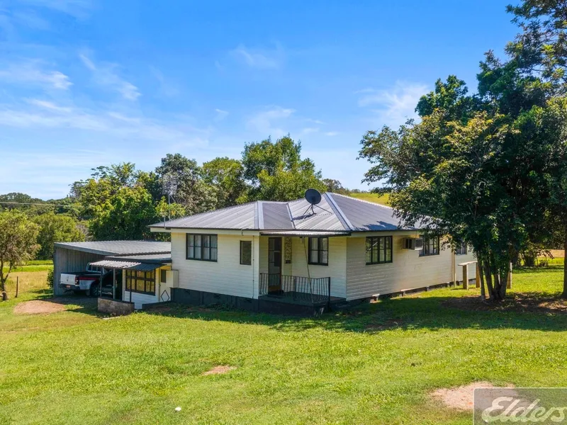 Home on 2.5 acs with Granny Flat.