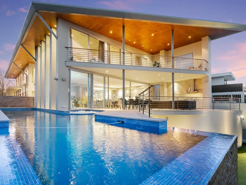 A LUXURY FAMILY SANCTUARY, WITH PANORAMIC RIVER VIEWS