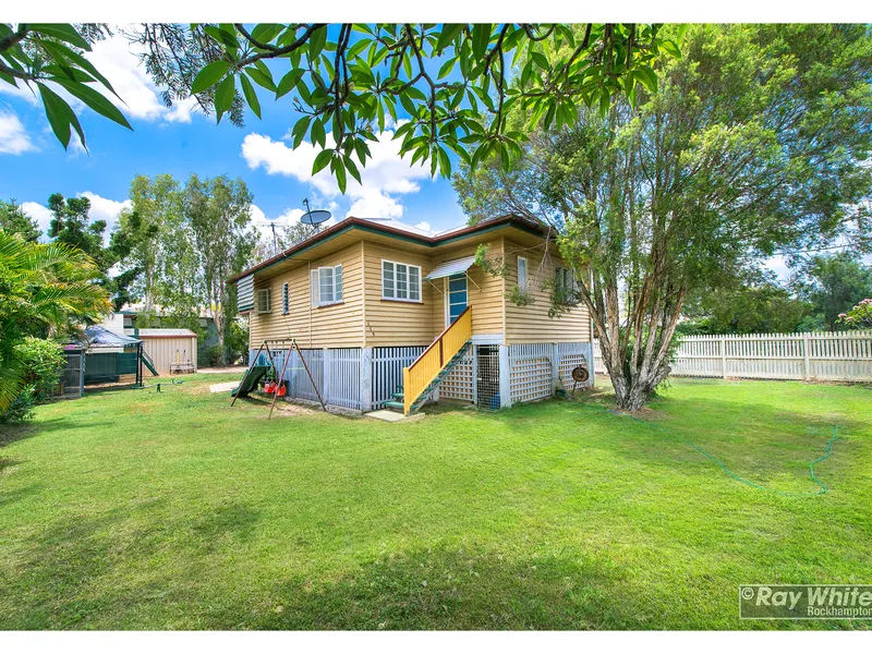 Perfect for everyone + 2 bay SHED!