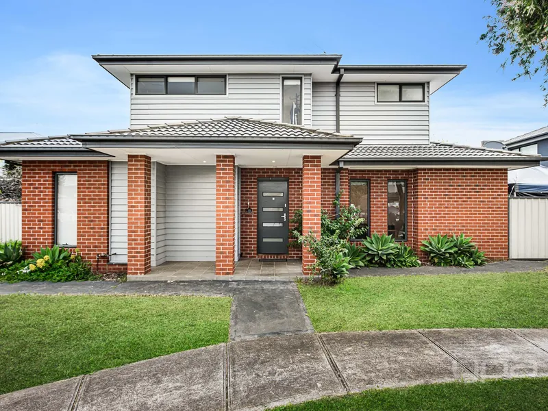 Stylish Living in an Ideal Location