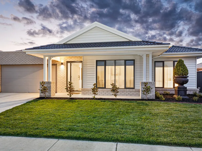 A Stunning Newly Built Home in Prestigious Alfredton Locale
