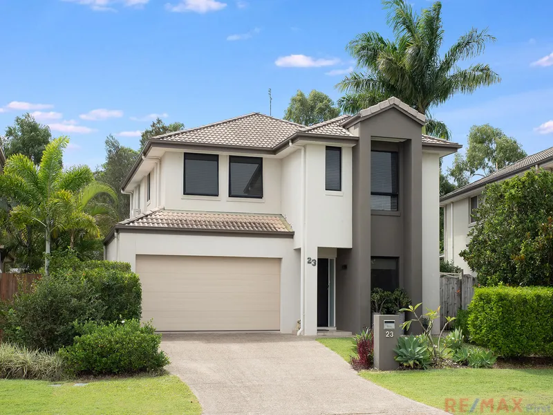 Exquisite Entertainer!