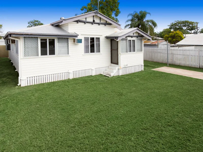 CENTRAL PIMLICO COTTAGE  WITH POOL !