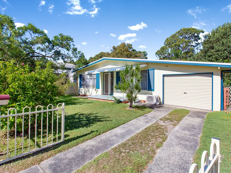 Heart of Budgewoi, 2 Bedroom Home with Aircon/SLUG - 1FORM ONLINE APPLICATIONS ONLY