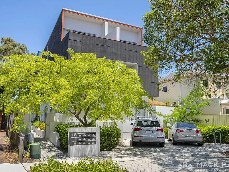 GROUND FLOOR EASY CARE APARTMENT