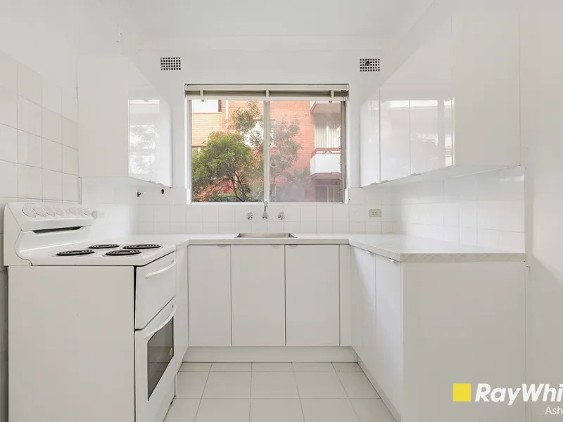 Beautifully Presented Two Bedroom Unit
