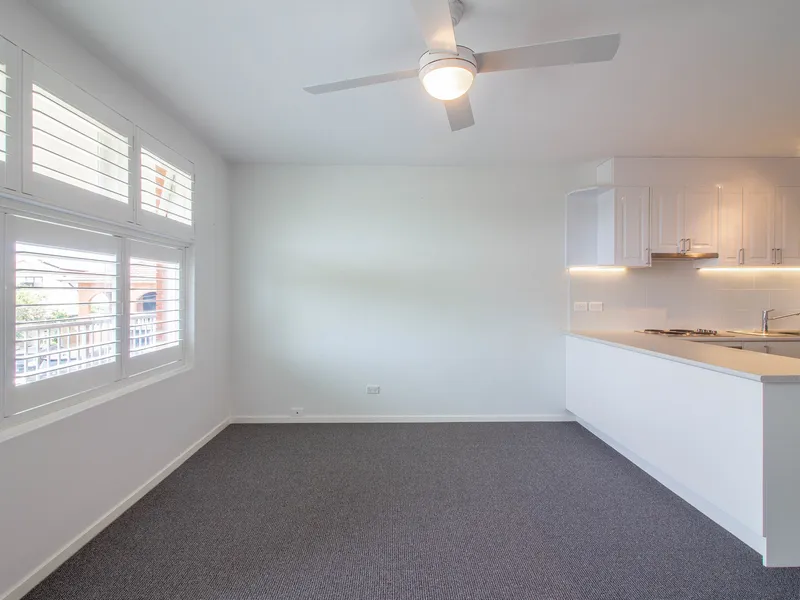 Modern apartment - only 100m walk from Warringah mall!