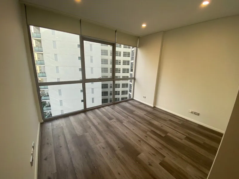 2 Bedroom Unfurnished Apartment with Parking at the Oaks Harmony