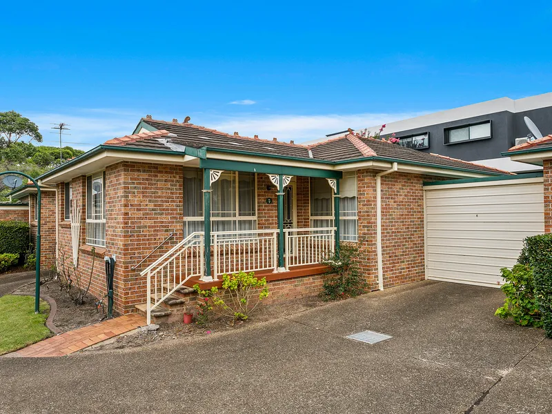 Free Standing Villa in Bayside Setting