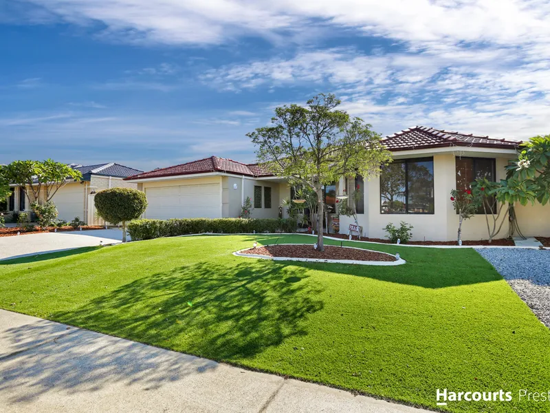 Spacious, Stylish & Opulent 5x2x2 Family Residence!