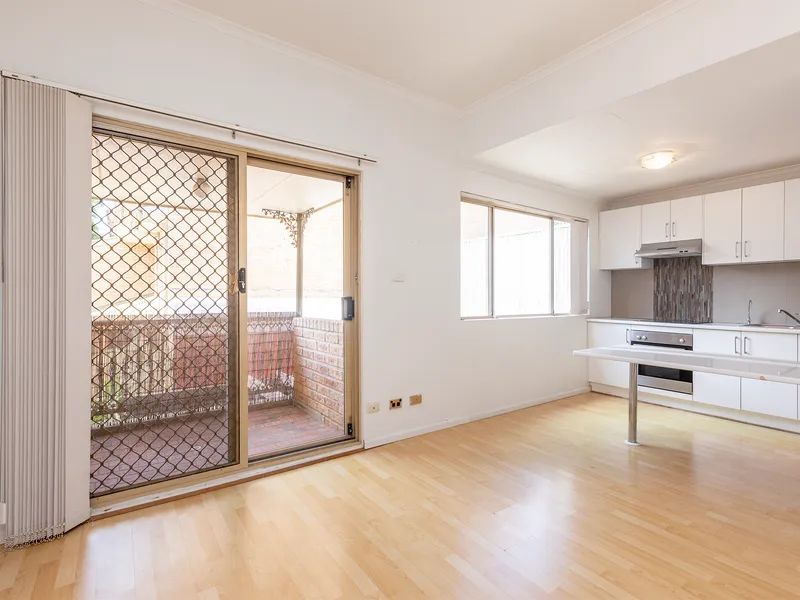 Vibrant City Fringe Living