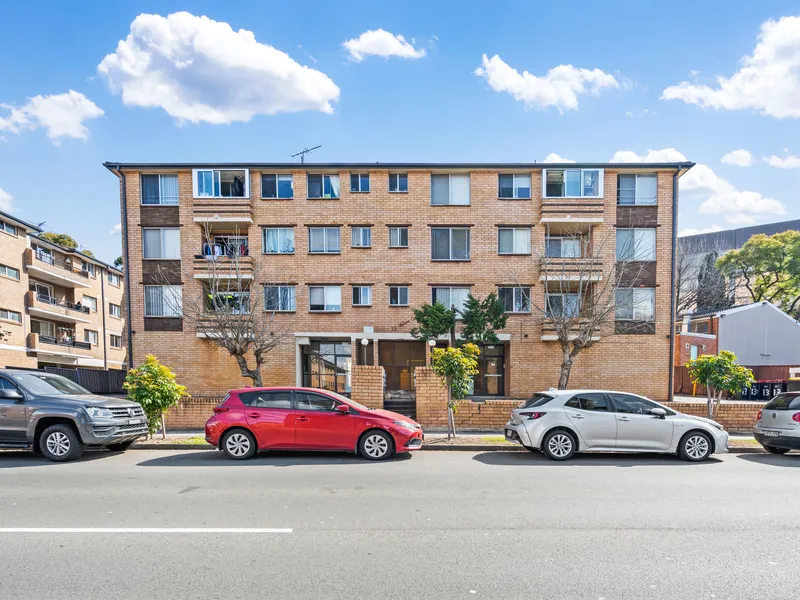 17/13 Speed Street Liverpool - First Floor Unit with Garage