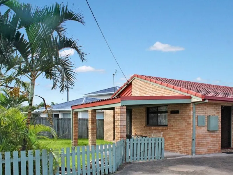 Walk to Buddina Beach