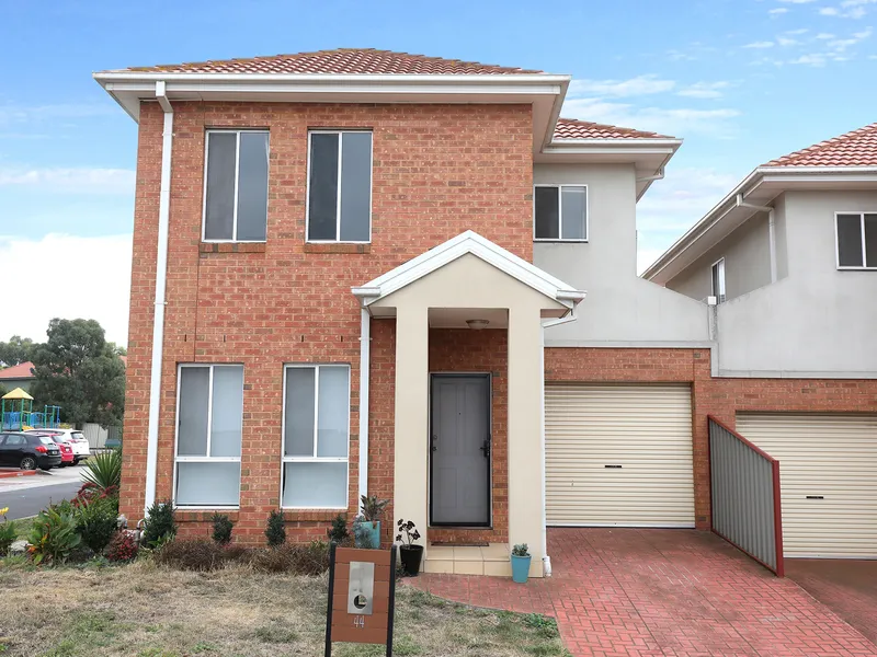 STYLE, SPACE AND CITY VIEWS!