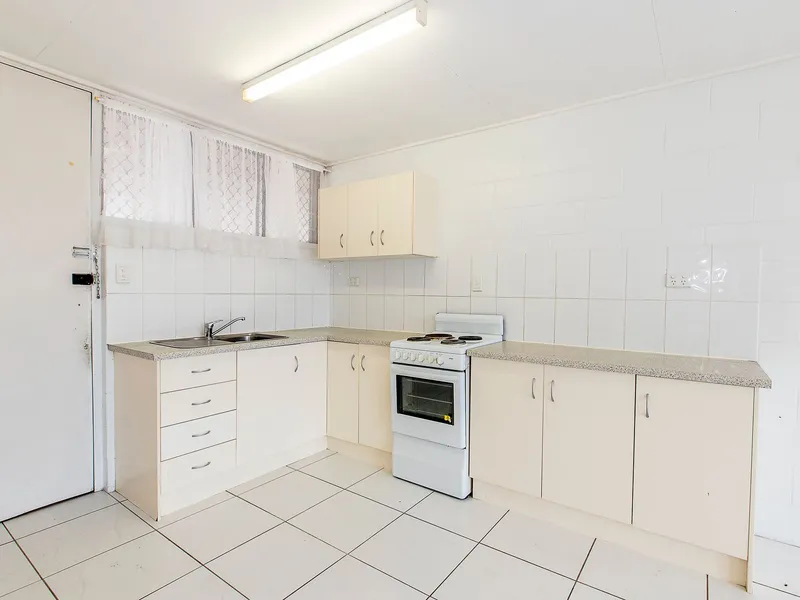 Live Like Royalty on Kings Road 