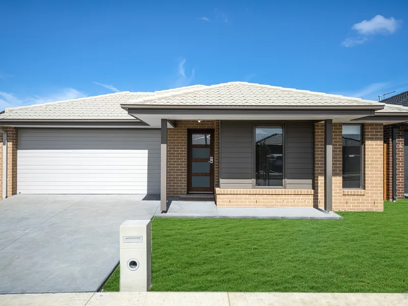 STUNNING FAMILY HOME!