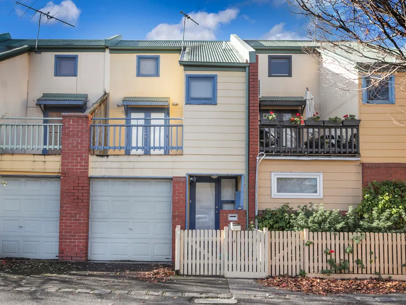 A CONVENIENT LIFESTYLE AWAITS!