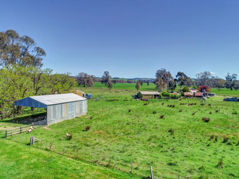 QUAINT COUNTRY ESCAPE ON 13.5ACRES